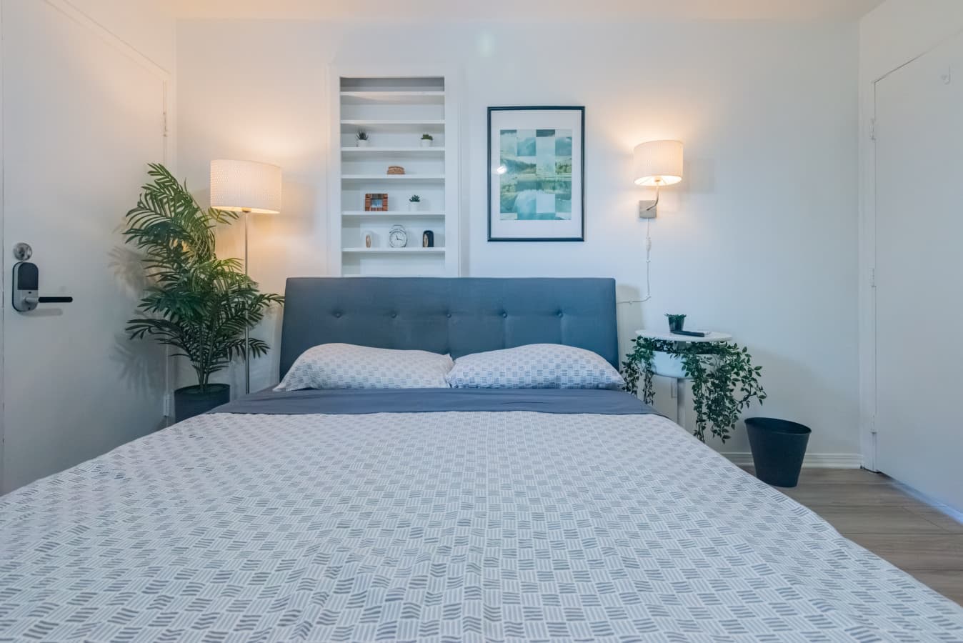 Affordable Bright Room + Big Closet in Prime USC