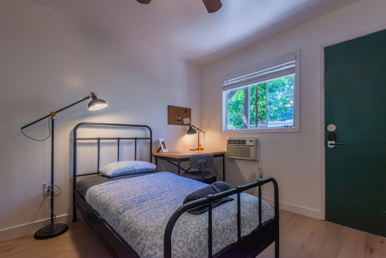 Affordable Private Room in USC With Private Entry - HadrianHome (2).jpg