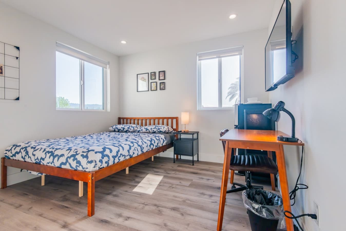Bright Private Room + Bath in Local Residential