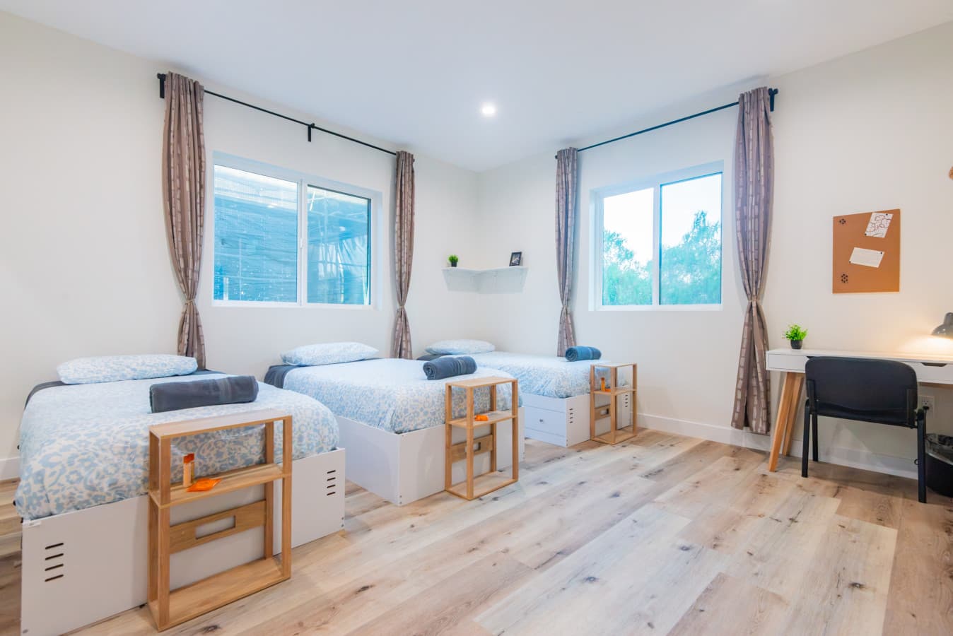 Economical Bed with Ensuite Bath in Prime Mid-City