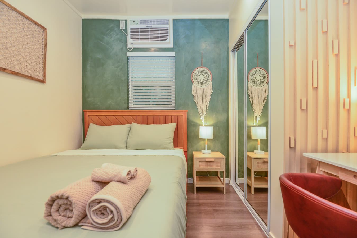 Hollywood-Area Private Room + En-Suite Bath