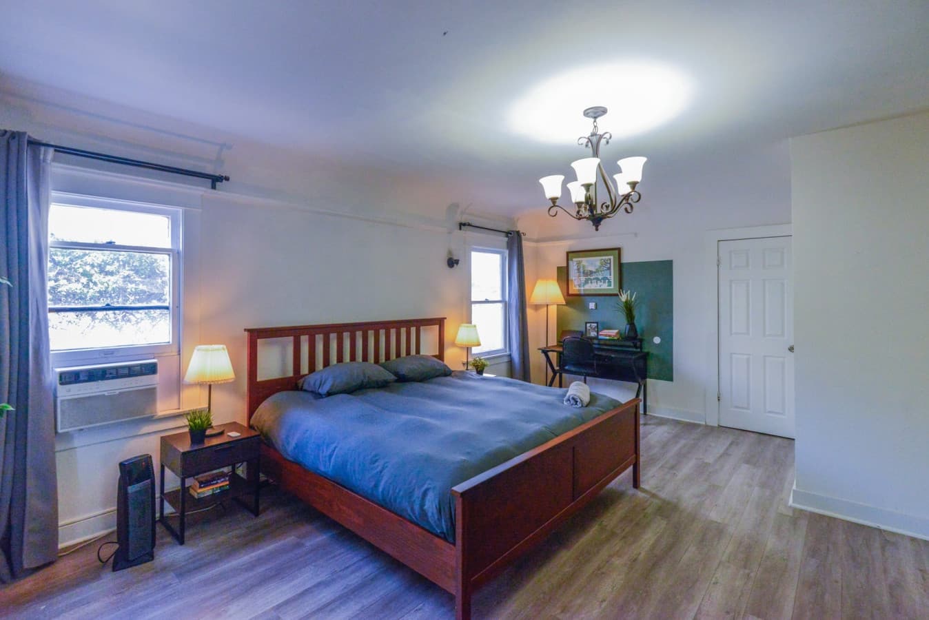 Private Room + Ensuite Bath in Central Koreatown