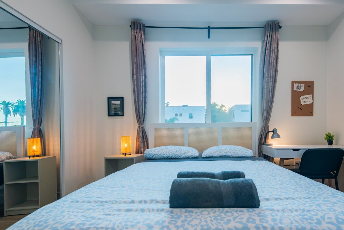 Simple Clean Tidy Safe Room in West LA, Fast Wi-Fi