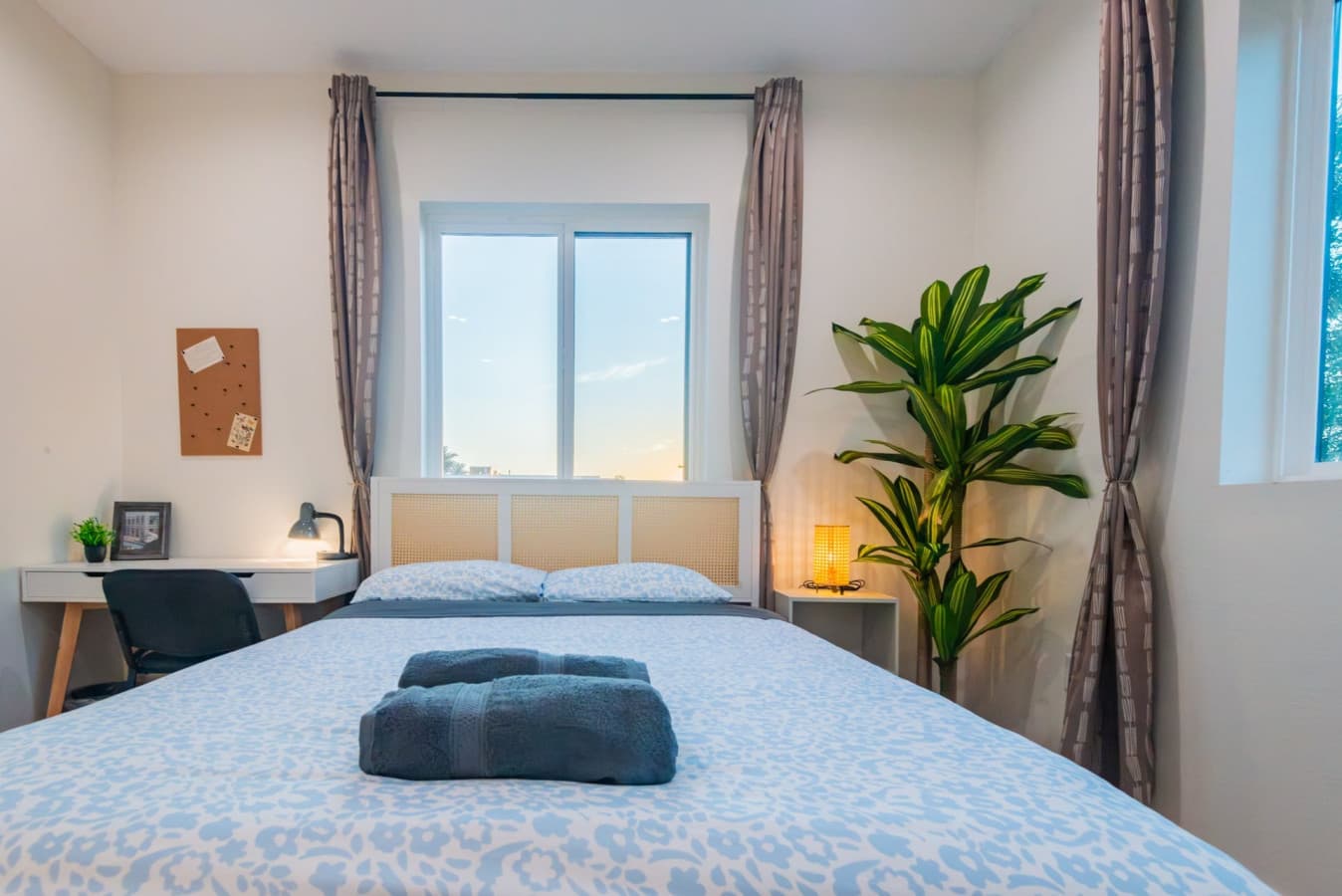 Spacious Bedroom + Ensuite Bath in Prime West LA